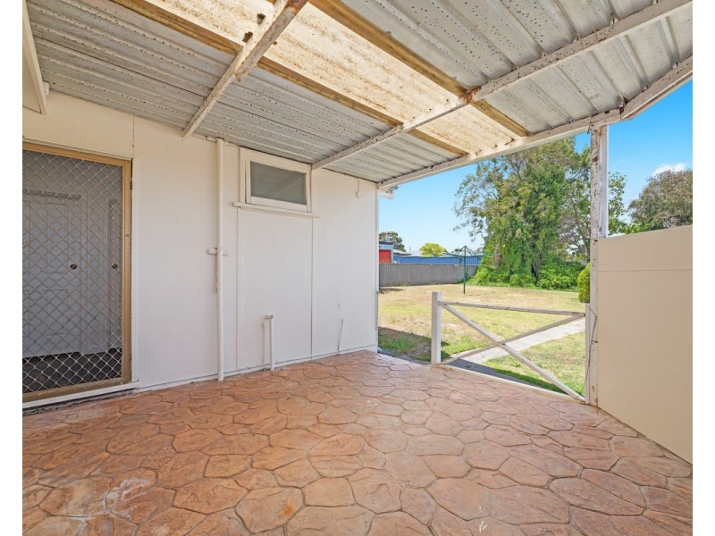 38 Broughton Street, Orana WA 6330