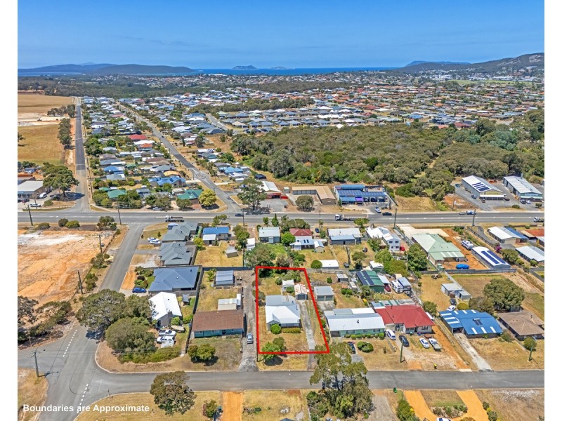 38 Broughton Street, Orana WA 6330