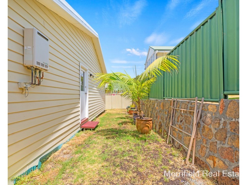 1/11B Wellington Street, Mount Melville WA 6330