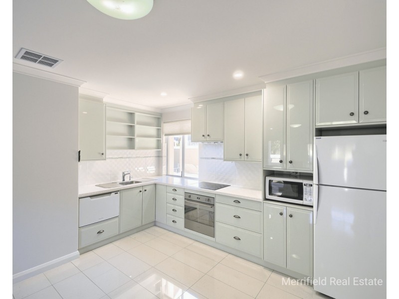 2/5 Barnett Street, Middleton Beach WA 6330