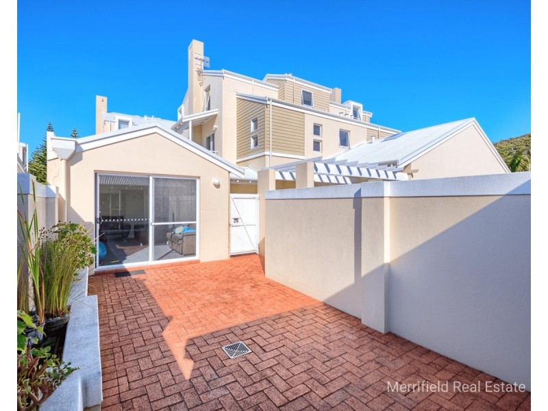 2/5 Barnett Street, Middleton Beach WA 6330