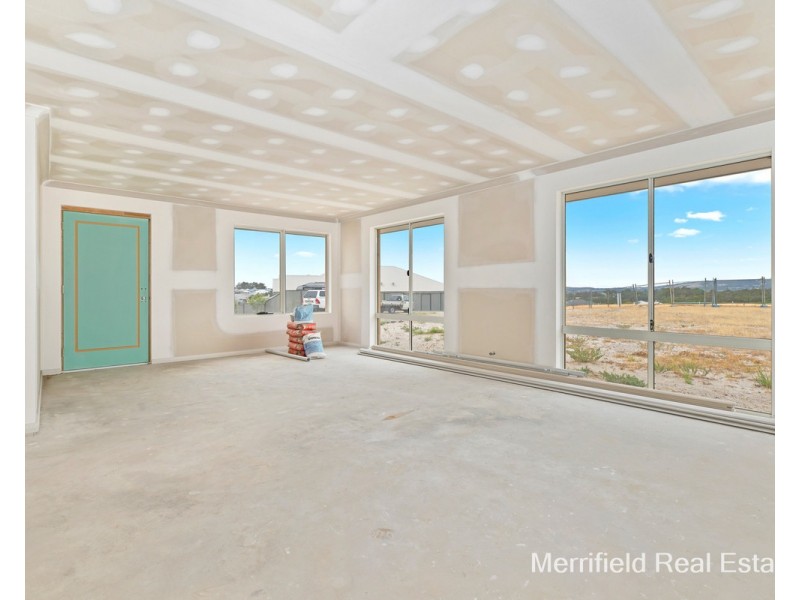 8 Medic Way, Bayonet Head WA 6330