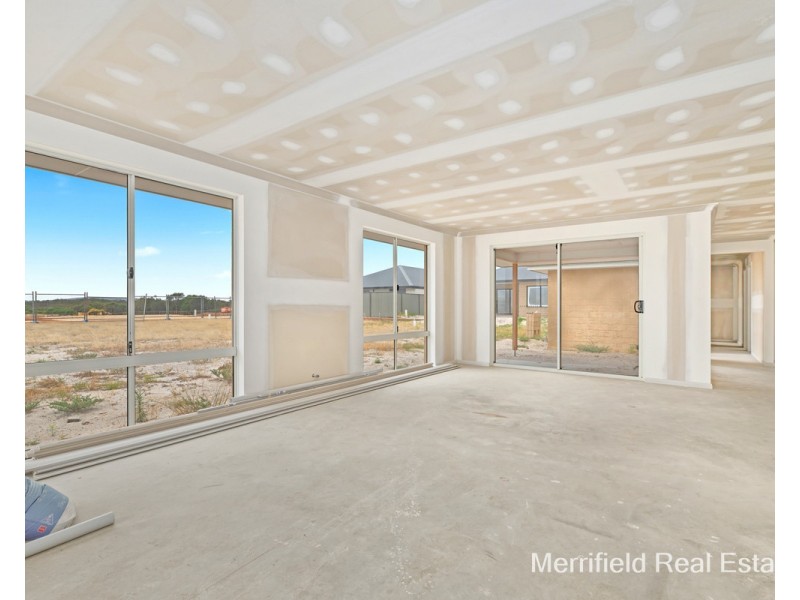 8 Medic Way, Bayonet Head WA 6330