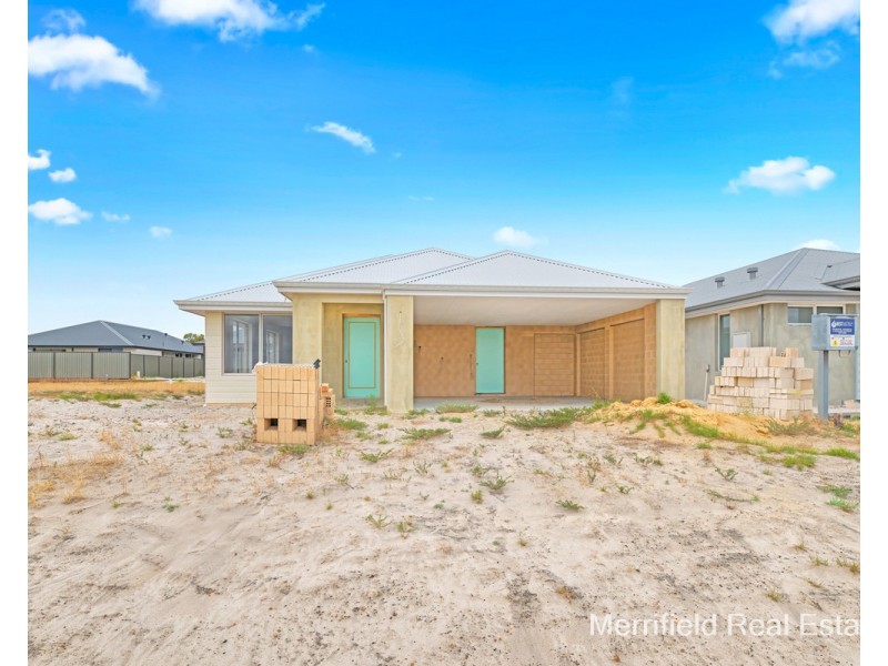 8 Medic Way, Bayonet Head WA 6330