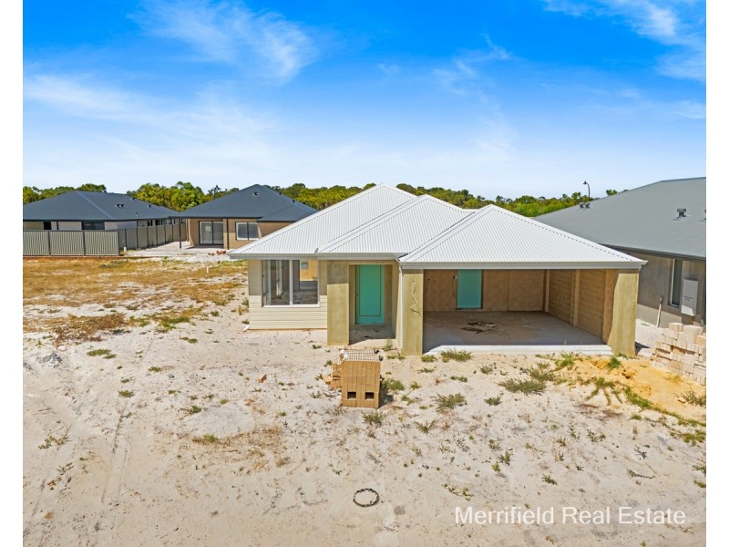 8 Medic Way, Bayonet Head WA 6330
