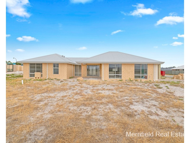 8 Medic Way, Bayonet Head WA 6330