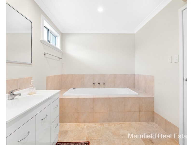 31 Swarbrick Street, Emu Point WA 6330