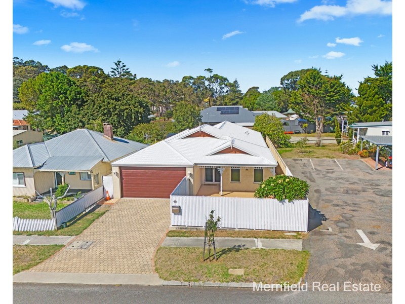 4A Bluff Street, Mira Mar WA 6330