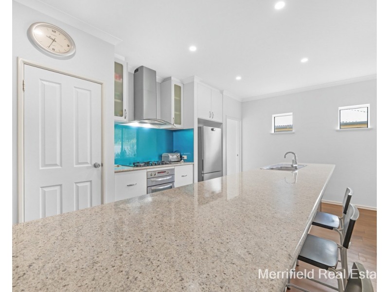 4A Bluff Street, Mira Mar WA 6330