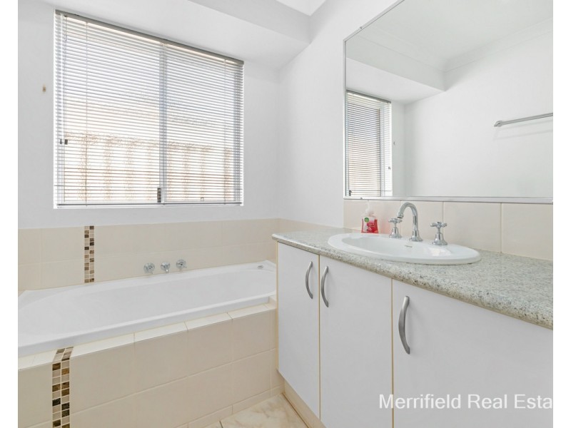 4A Bluff Street, Mira Mar WA 6330