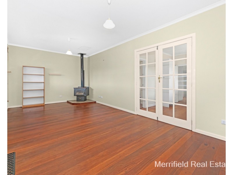 61 Chester Pass Road, Orana WA 6330