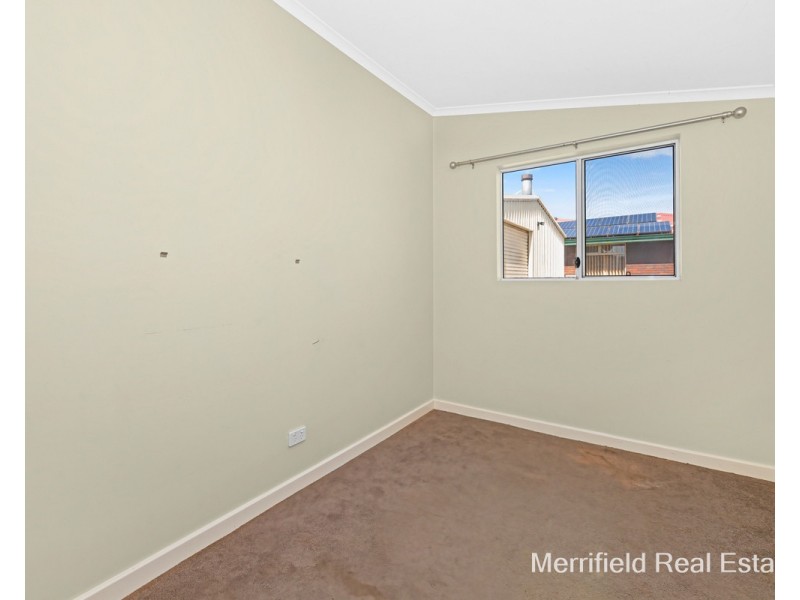 61 Chester Pass Road, Orana WA 6330