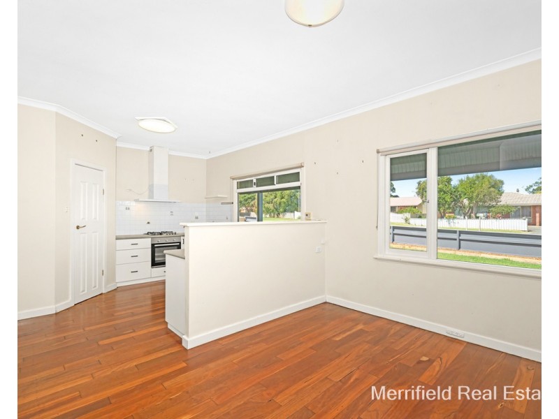 6 Katoomba Street, Orana WA 6330