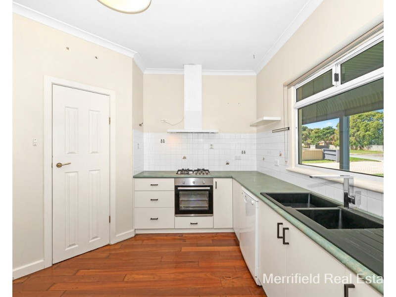 6 Katoomba Street, Orana WA 6330