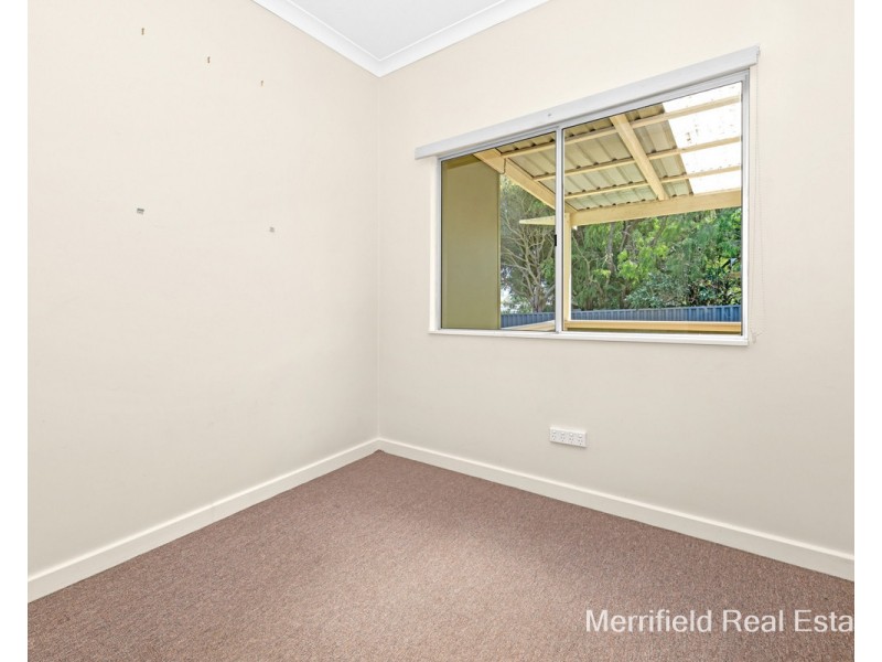 6 Katoomba Street, Orana WA 6330