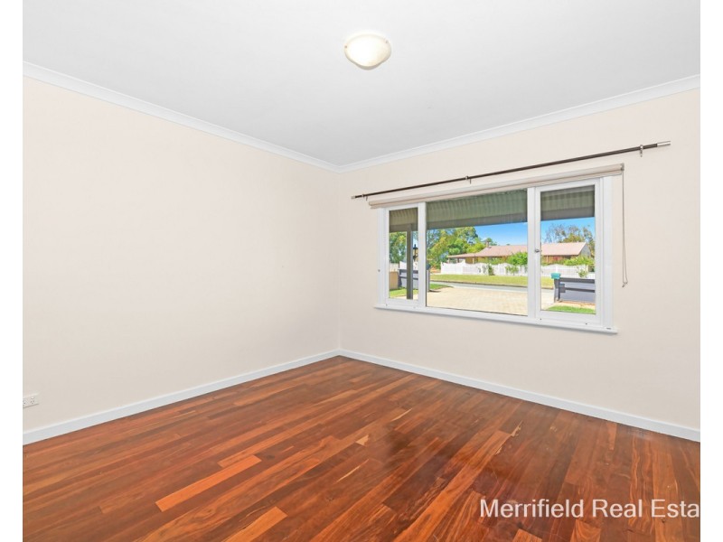 6 Katoomba Street, Orana WA 6330