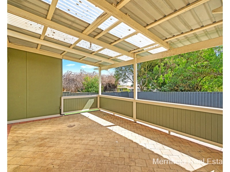 6 Katoomba Street, Orana WA 6330