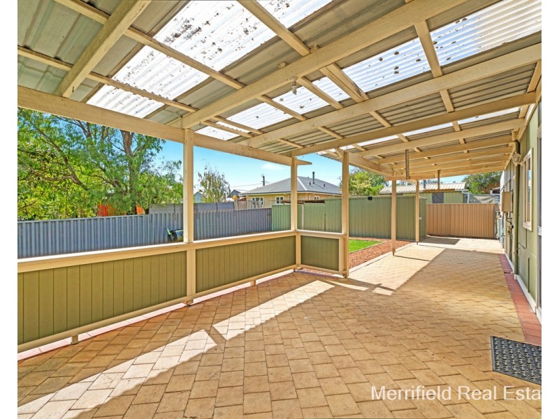 6 Katoomba Street, Orana WA 6330