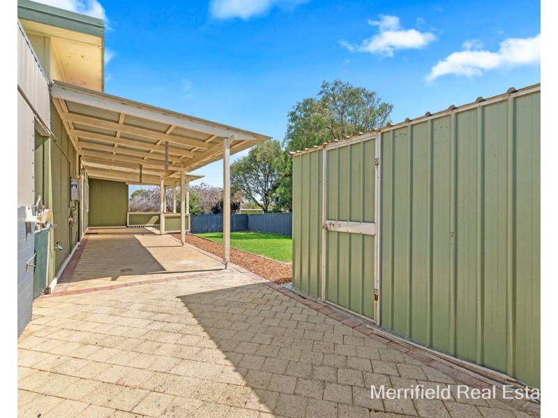 6 Katoomba Street, Orana WA 6330