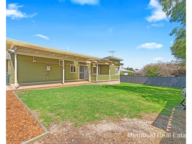 6 Katoomba Street, Orana WA 6330