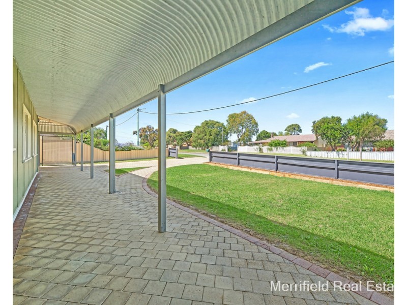 6 Katoomba Street, Orana WA 6330