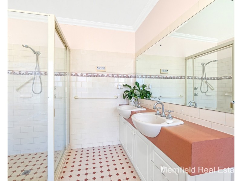 10 Norman Place, Spencer Park WA 6330