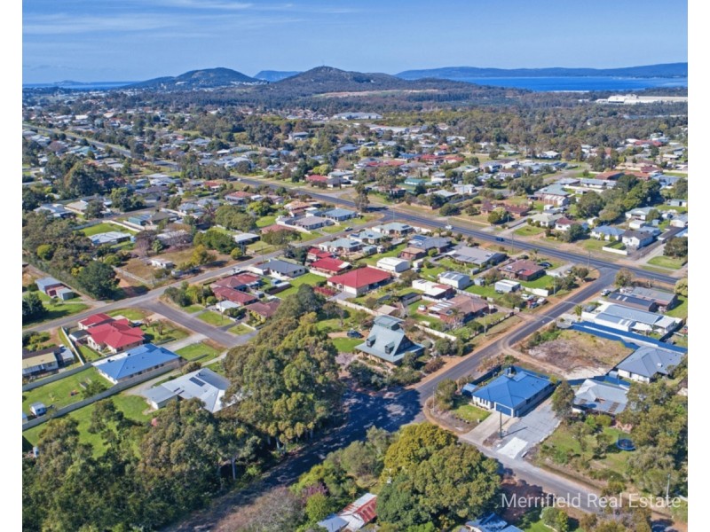 15 Webb Street, Mckail WA 6330