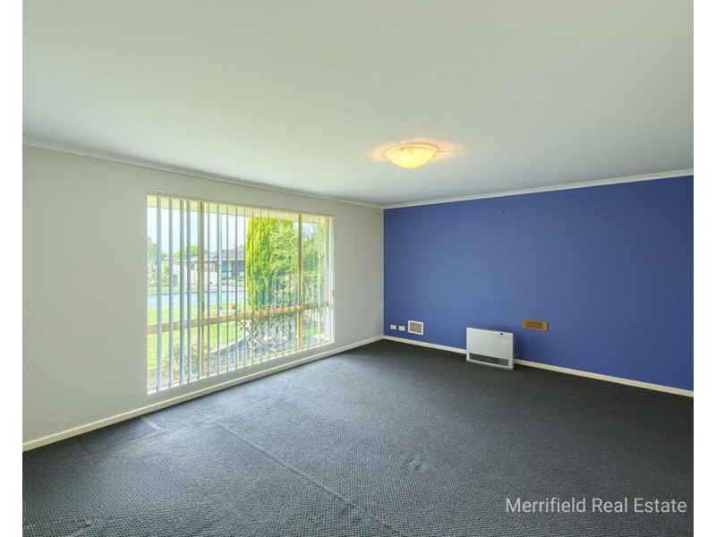 7 Lorenzo Way, Orana WA 6330
