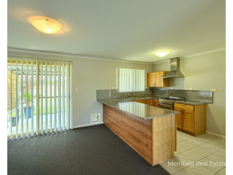 7 Lorenzo Way, Orana WA 6330
