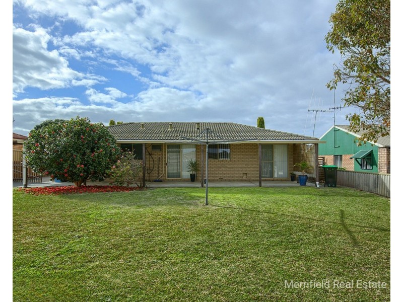 7 Lorenzo Way, Orana WA 6330