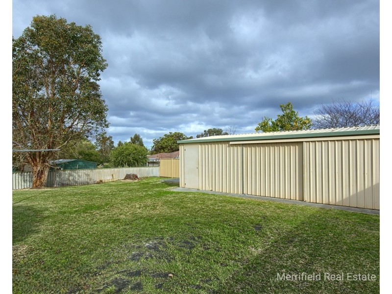 7 Lorenzo Way, Orana WA 6330