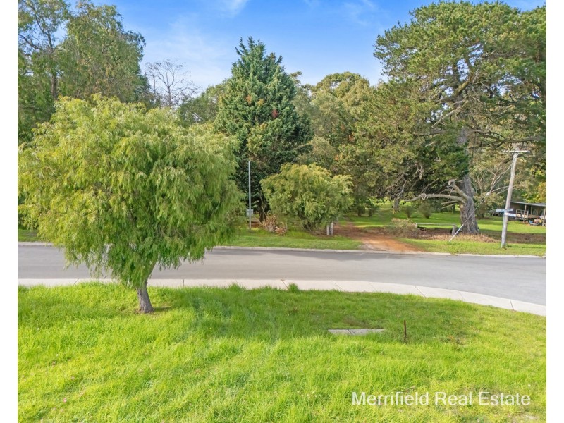 24 Greyhound Circle, Gledhow WA 6330