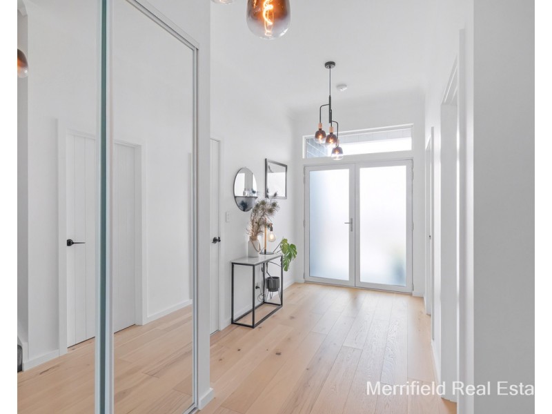 5/4 Barry Court, Collingwood Park WA 6330