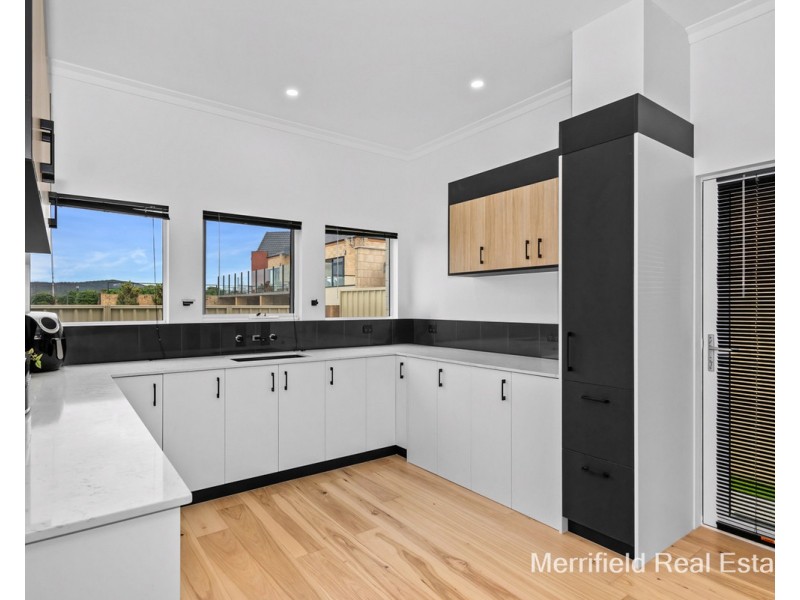 5/4 Barry Court, Collingwood Park WA 6330