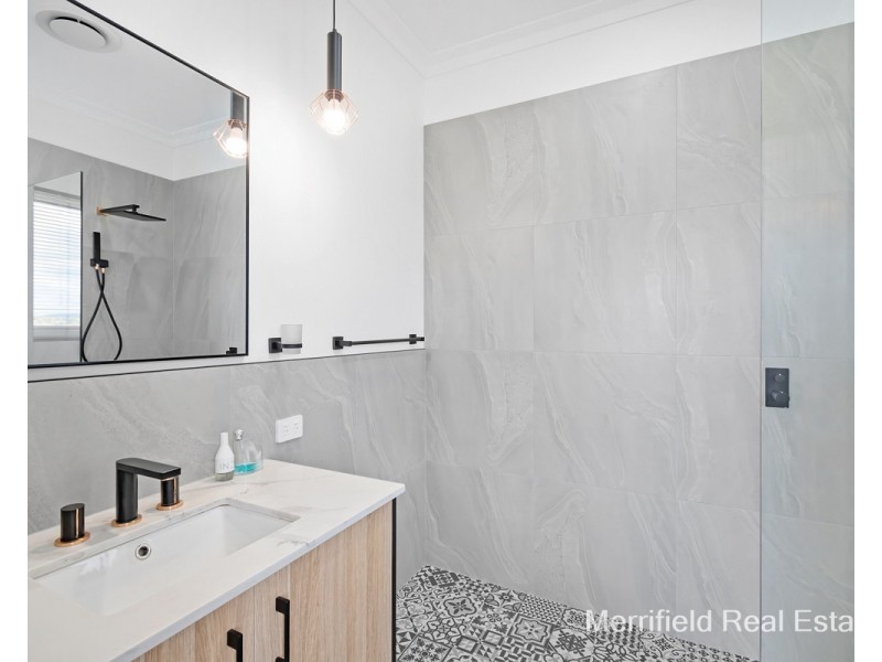 5/4 Barry Court, Collingwood Park WA 6330