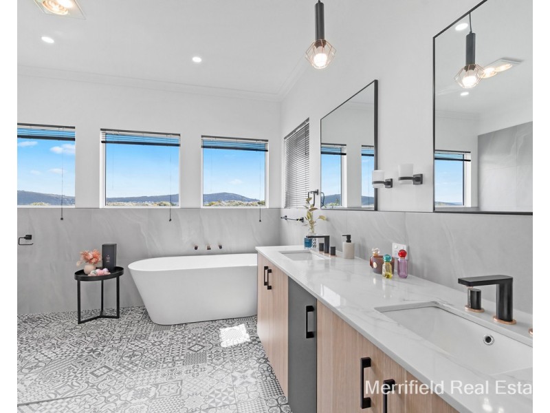 5/4 Barry Court, Collingwood Park WA 6330