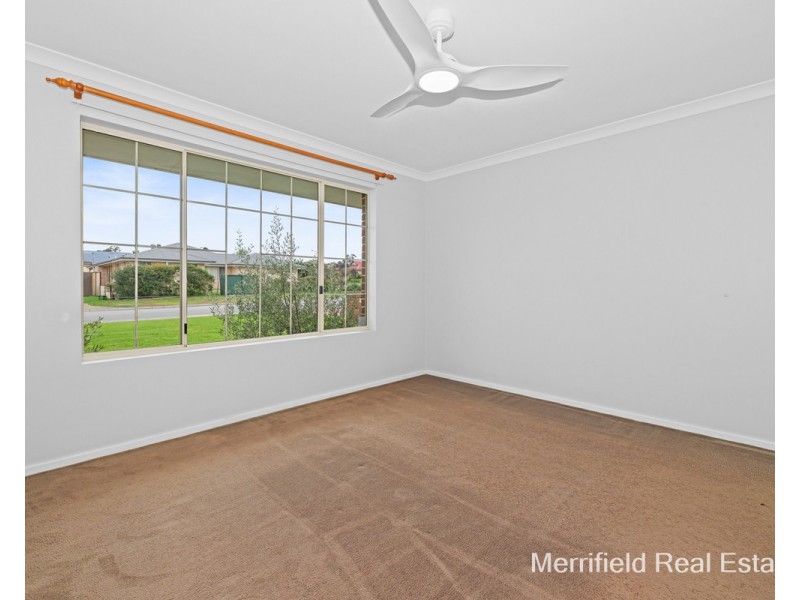 54 McGonnell Street, Orana WA 6330