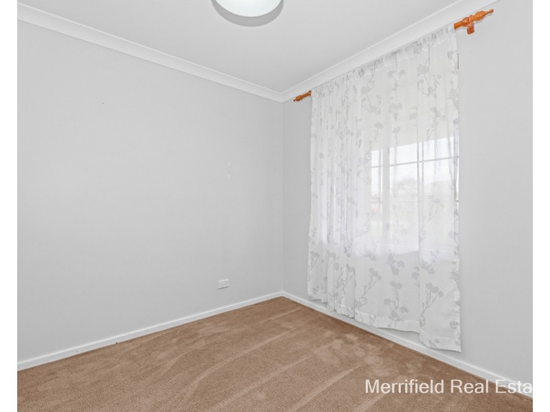 54 McGonnell Street, Orana WA 6330