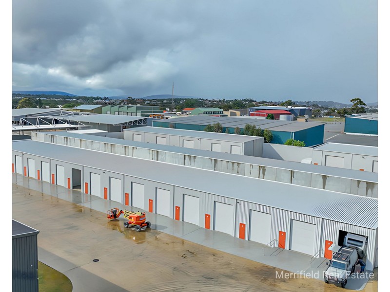 24/370A Albany Highway, Orana WA 6330