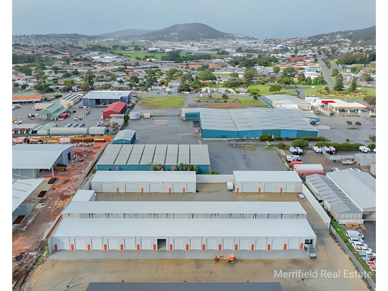 24/370A Albany Highway, Orana WA 6330