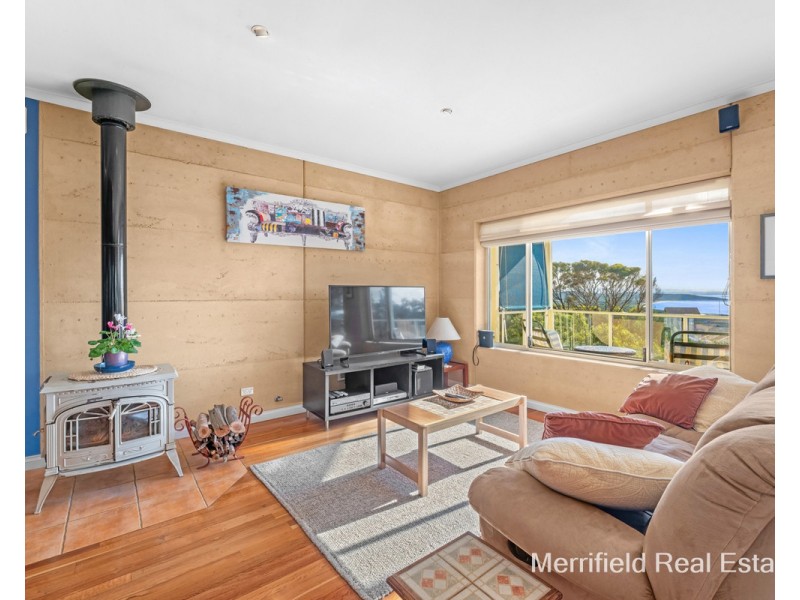 6 Caledonia Crescent, Goode Beach WA 6330