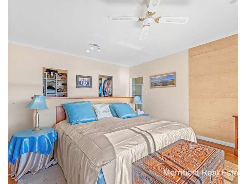 6 Caledonia Crescent, Goode Beach WA 6330