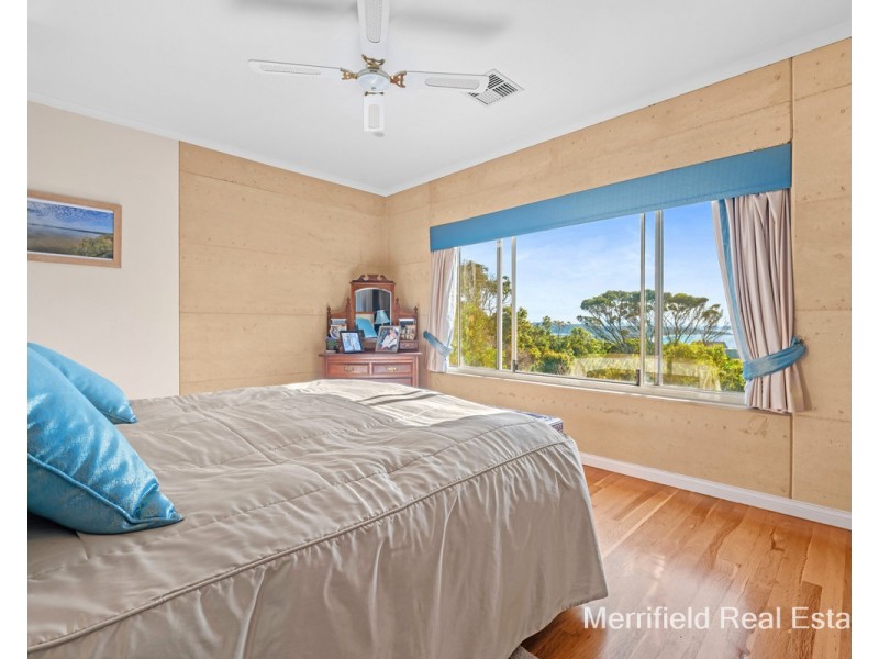 6 Caledonia Crescent, Goode Beach WA 6330