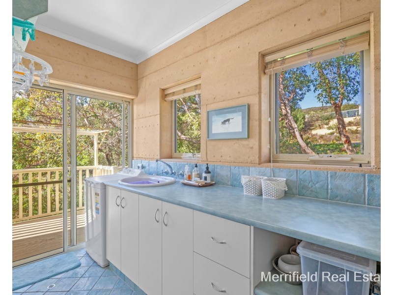 6 Caledonia Crescent, Goode Beach WA 6330