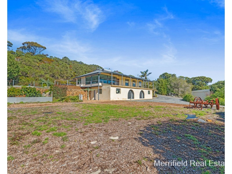 69 Diamond Street, Little Grove WA 6330