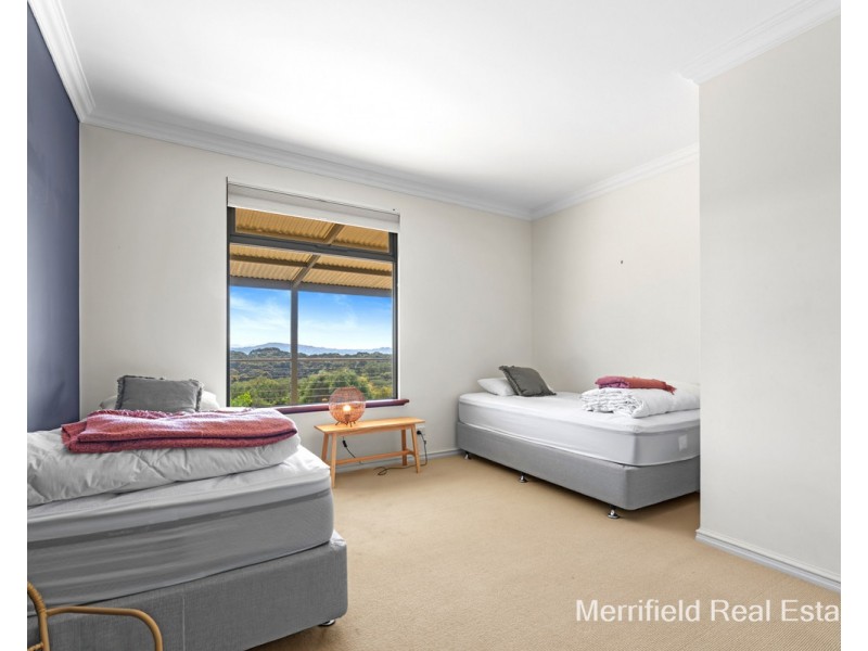 69 Diamond Street, Little Grove WA 6330