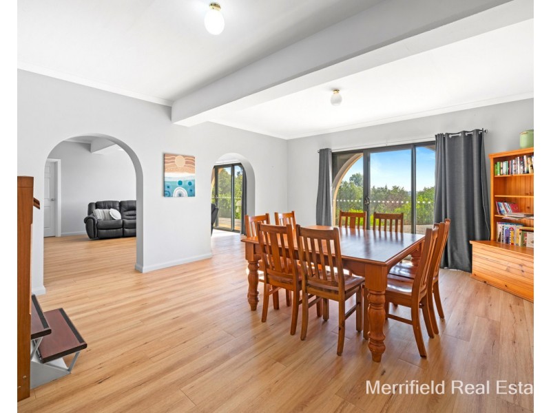 69 Diamond Street, Little Grove WA 6330
