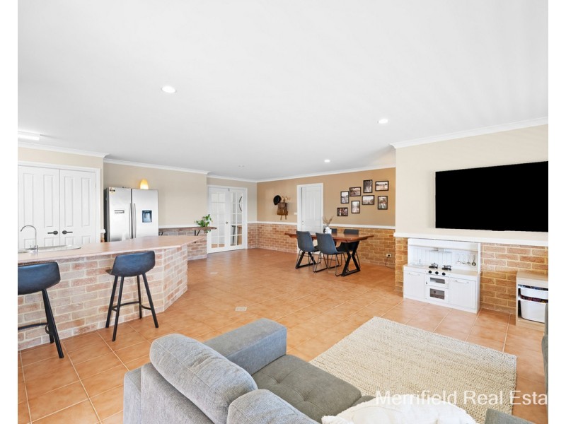 18 Susan Court, Yakamia WA 6330