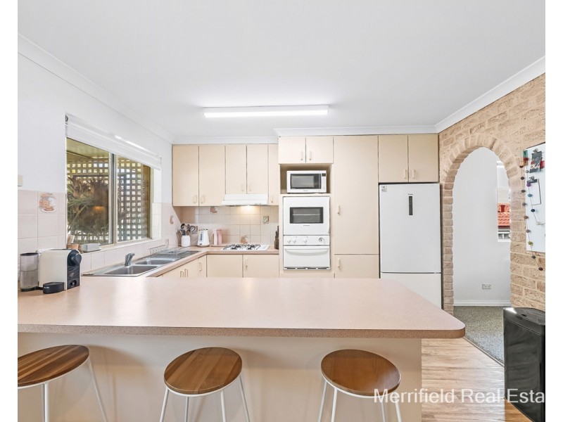 8 Gillam Place, Mount Melville WA 6330