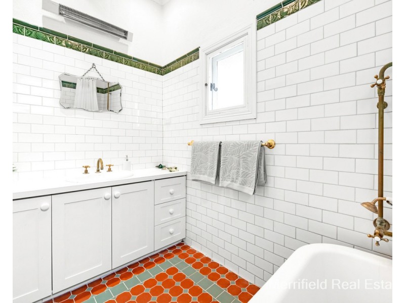 68 Brunswick Road, Port Albany WA 6330